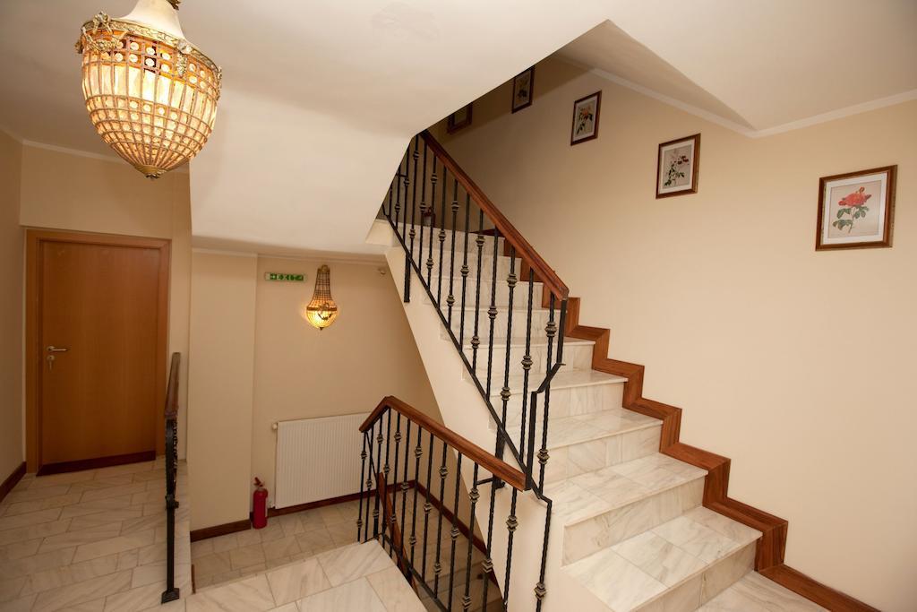 Pension Dinu Residence ทิมิชัวรา ภายนอก รูปภาพ