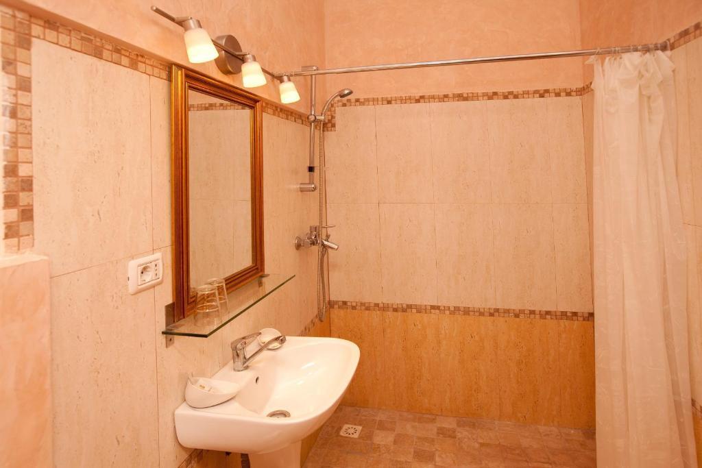 Pension Dinu Residence ทิมิชัวรา ห้อง รูปภาพ